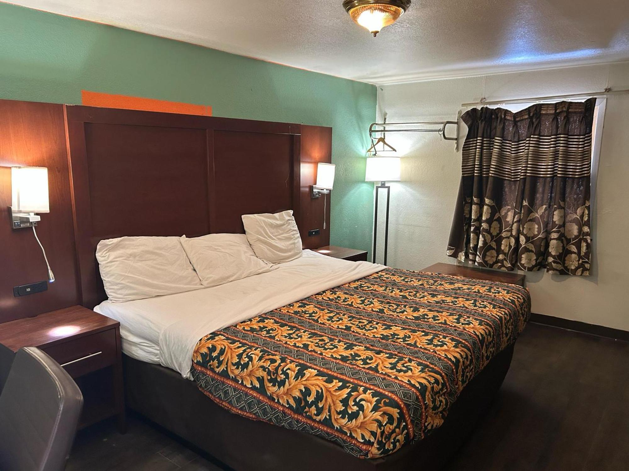 Hillcrest Motel By Oyo Aurora Near Lawrenceburg Bagian luar foto