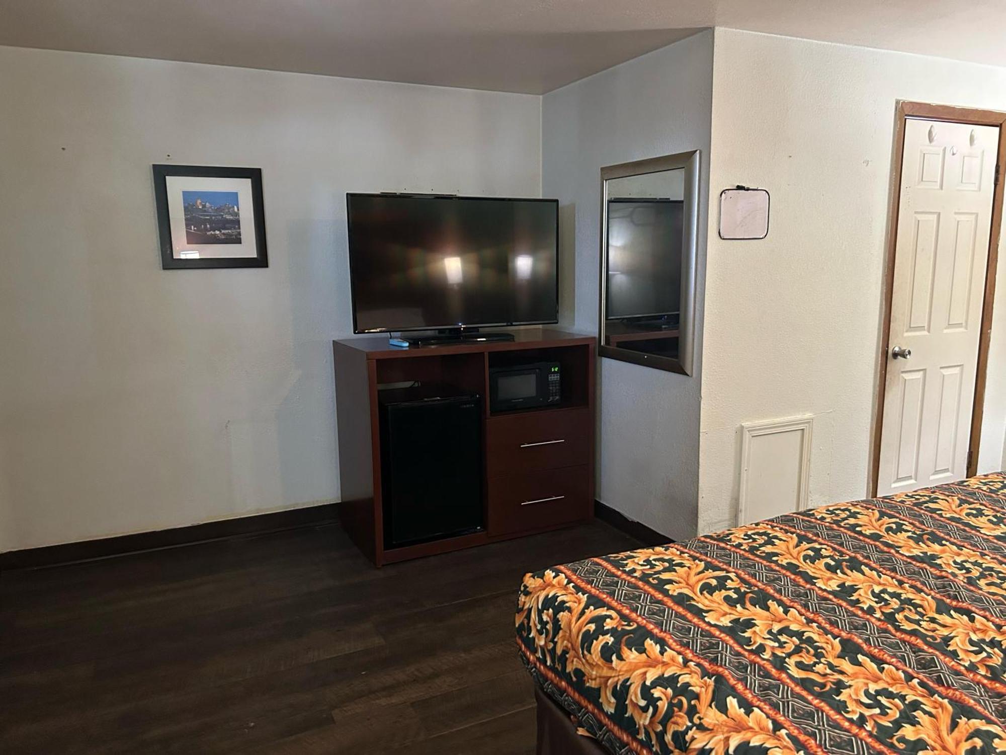 Hillcrest Motel By Oyo Aurora Near Lawrenceburg Bagian luar foto