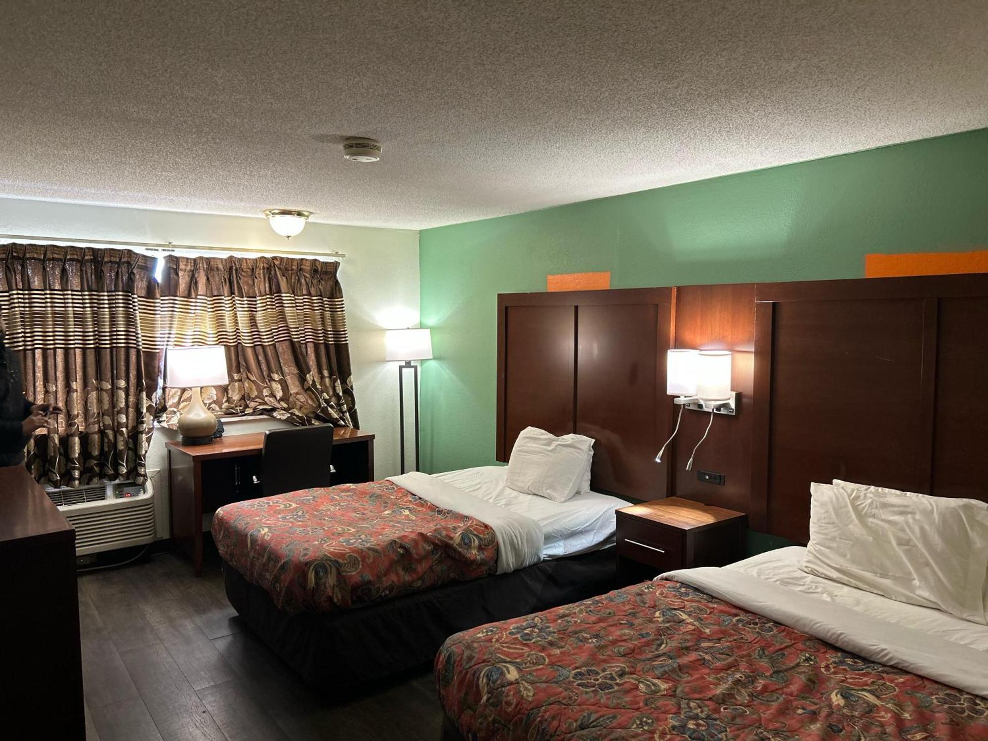 Hillcrest Motel By Oyo Aurora Near Lawrenceburg Bagian luar foto