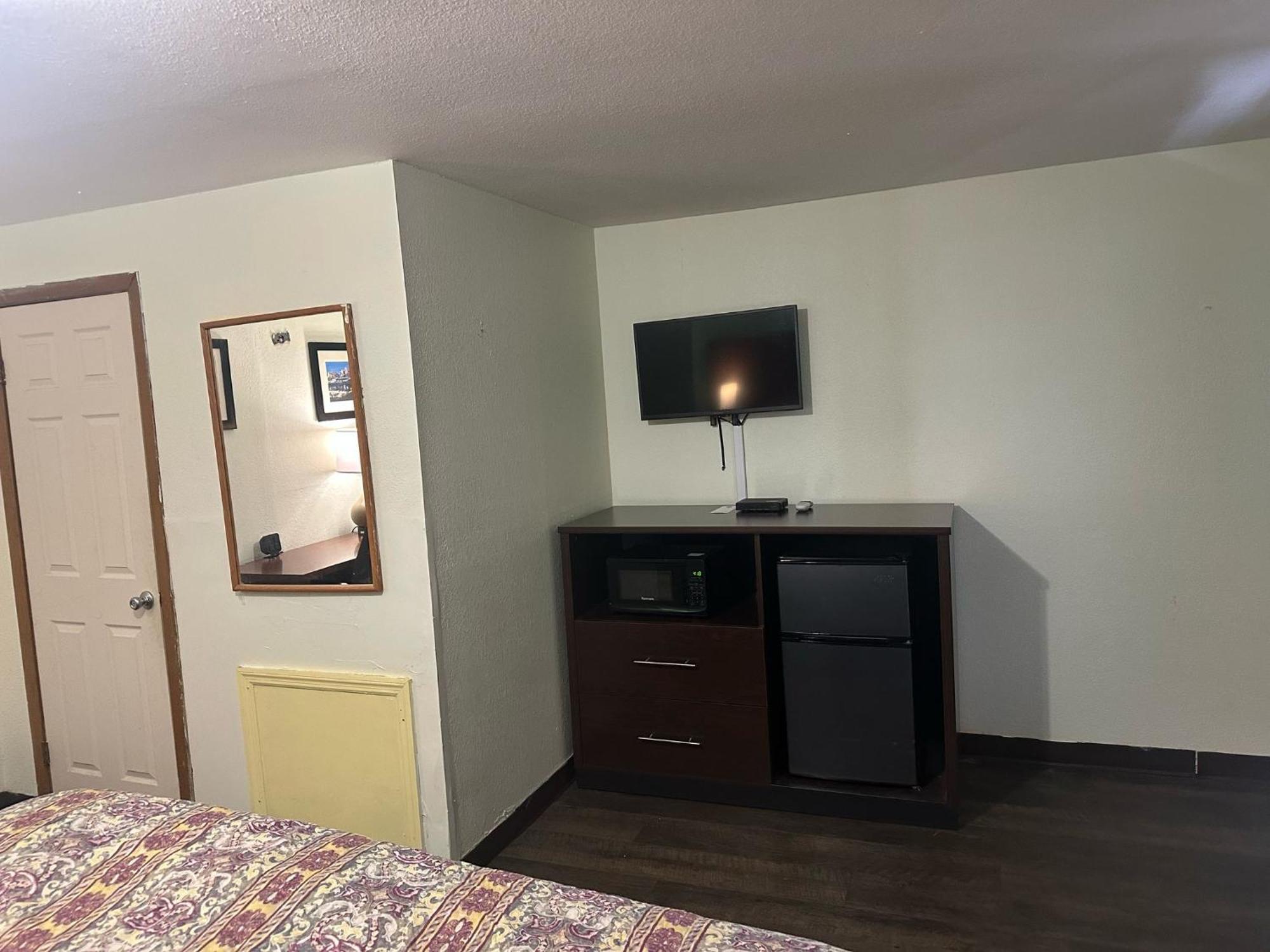 Hillcrest Motel By Oyo Aurora Near Lawrenceburg Bagian luar foto