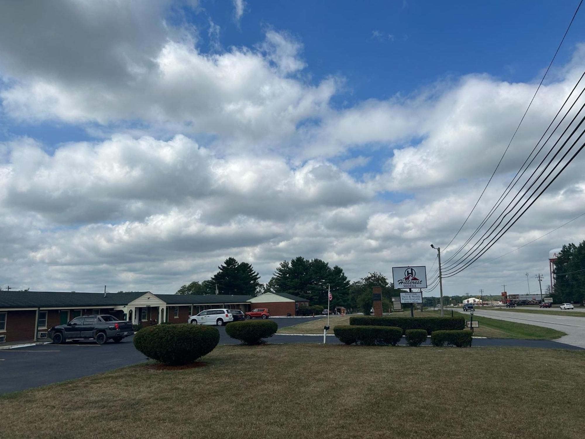 Hillcrest Motel By Oyo Aurora Near Lawrenceburg Bagian luar foto